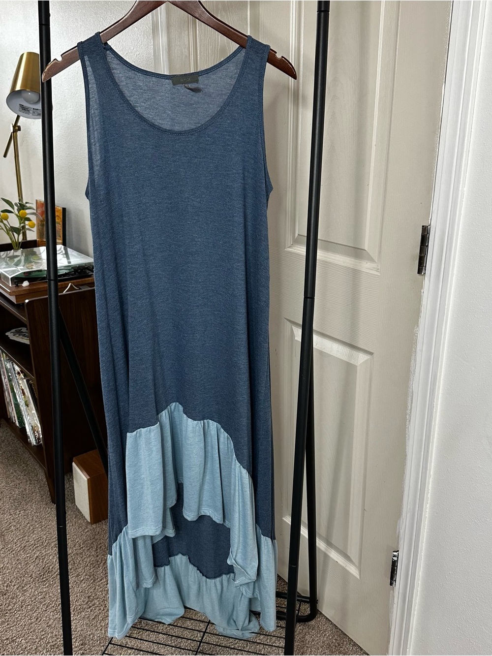 Sleeveless Two-Tone Blue Maxi Dress 🛞
